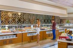 ROYAL HOLIDAY PALACE Restaurants